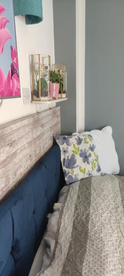 Joanna'S Studio , Key Locker By Whatsapp Own Entrance, Own Bathroom Youghal Bagian luar foto